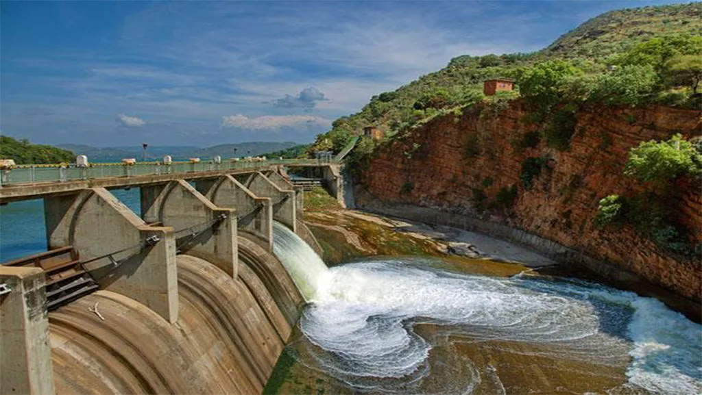 رشته سازه های آبی